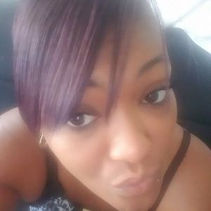 Meet your Posher, Monique